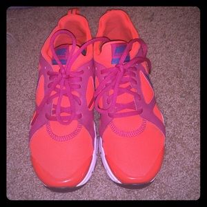 Nike sneakers with memory foam.